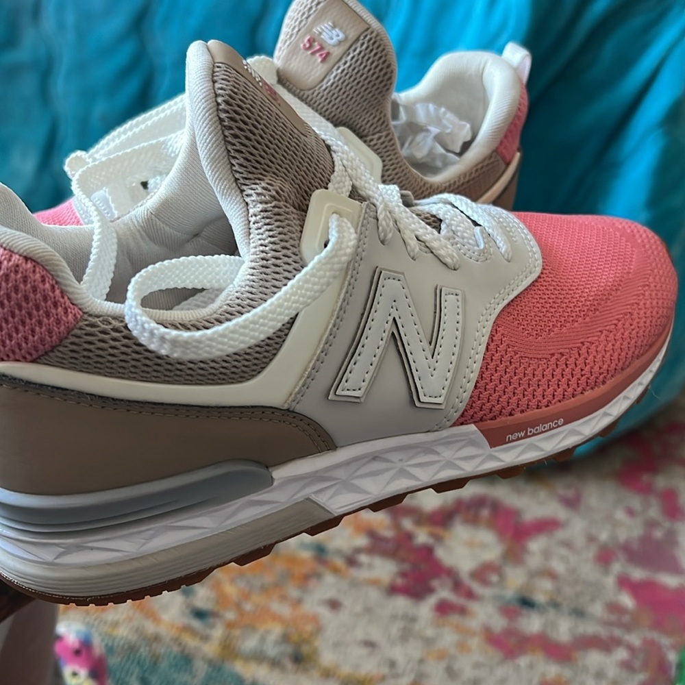New Balance - Picture 5 of 5